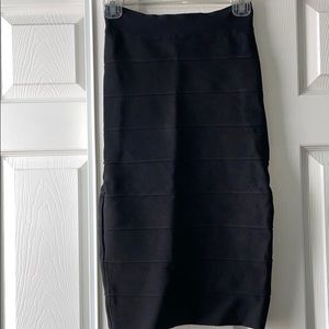 BCBG Stretchy mid rise skirt (S) Knees length